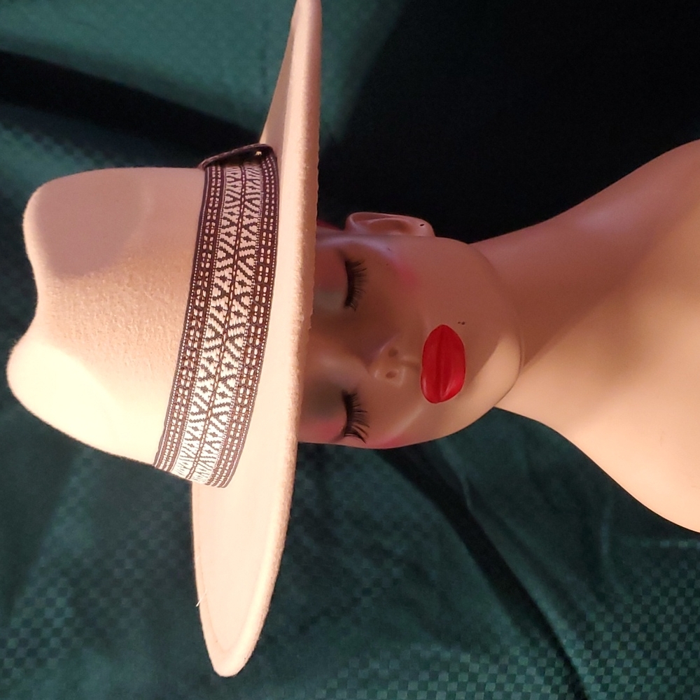 Boho beige hat